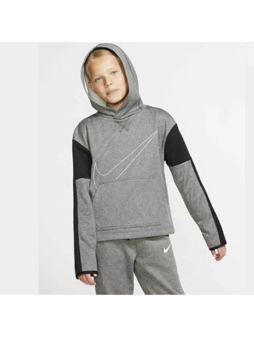 NIKE Therma Graphic Hoodie Sweater/Sweatshirt